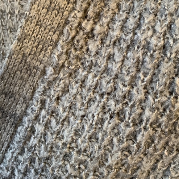 Ashley by 26 International Gray Cable Knit Long Sweater - Small - Picture 5 of 5